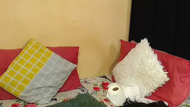 AmazingDarkDoll online show from 10-22-25, 12:11