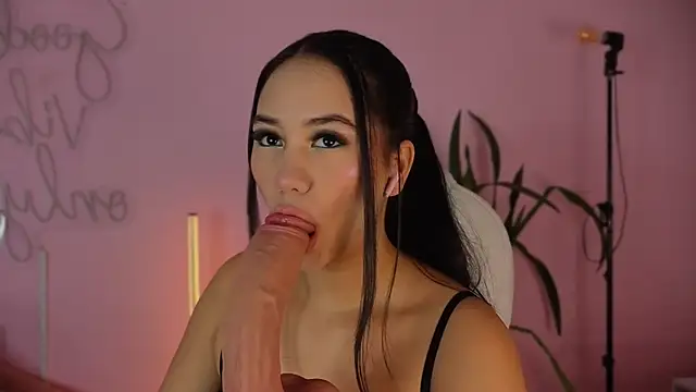 Jazmiinee online show from 10-29-25, 04:09