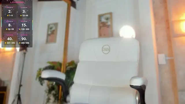 Jazmiinee online show from 11-28-25, 07:27