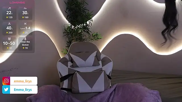 Snapshot of Emma_and_Issac chatting on 11-24-25, 04:45 Emma and Issac online show from 11-24-25, 04:45