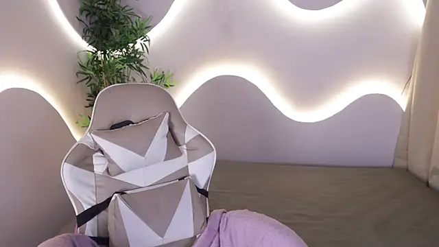 Snapshot of Emma_and_Issac chatting on 11-29-25, 04:26 Emma and Issac online show from 11-29-25, 04:26