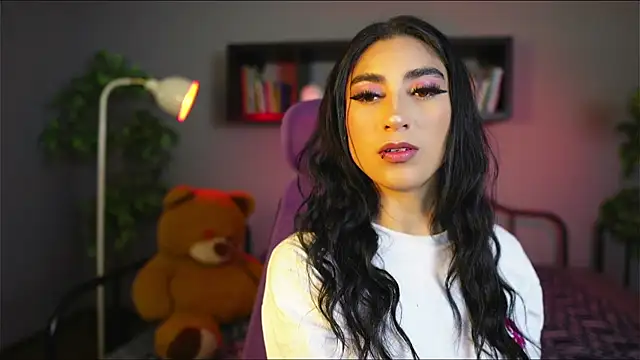 Snapshot of Emma_and_Issac chatting on 12-03-25, 04:09 Emma and Issac online show from 12-03-25, 04:09