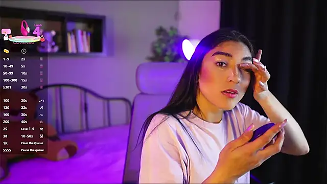 Snapshot of Emma_and_Issac chatting on 01-09-26, 04:15 Emma and Issac online show from 01-09-26, 04:15