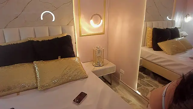 Snapshot of VioletaMaddox chatting on 11-13-25, 07:57 VioletaMaddox online show from 11-13-25, 07:57