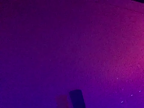 Snapshot of Triggerhappycj100 chatting on 10-12-25, 11:37 Triggerhappycj100 online show from 10-12-25, 11:37