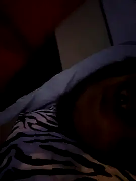 Snapshot of Triggerhappycj100 chatting on 10-28-25, 04:38 Triggerhappycj100 online show from 10-28-25, 04:38