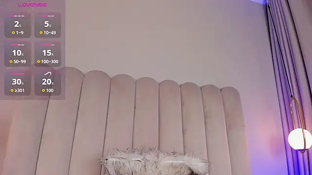 ashlye white online show from 10-19-25, 01:23