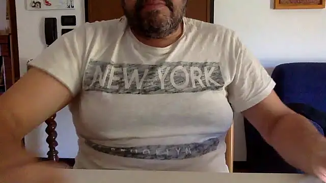Snapshot of steve669_hot chatting on 09-20-25, 12:39 steve669 hot online show from 09-20-25, 12:39