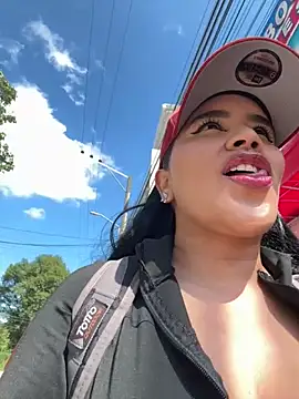 laure torres online show from 12-17-25, 02:56