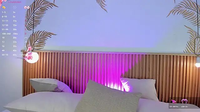 Snapshot of Valleriie_ chatting on 11-22-25, 01:54 Valleriie online show from 11-22-25, 01:54