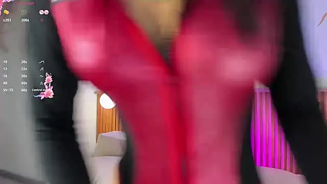 Snapshot of Valleriie_ chatting on 11-29-25, 03:15 Valleriie online show from 11-29-25, 03:15