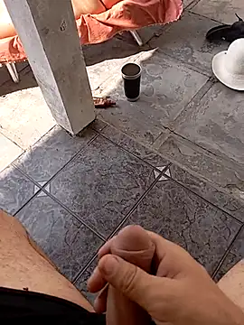 Snapshot of TrisalQuente chatting on 02-18-26, 06:04 TrisalQuente online show from 02-18-26, 06:04