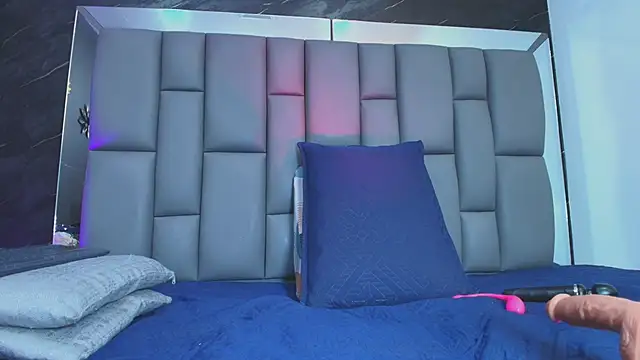 Roxana gomez online show from 10-05-25, 03:16