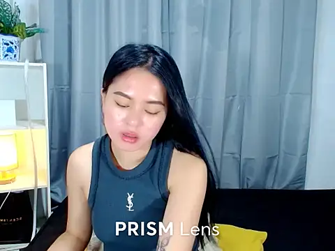 Urasian ladybug online show from 09-17-25, 03:52