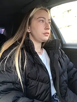 Reina Cummings online show from 10-01-25, 05:02