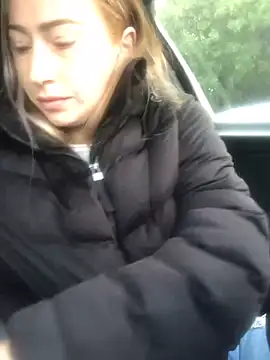 Reina Cummings online show from 10-05-25, 05:06