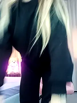 Reina Cummings online show from 11-13-25, 07:18