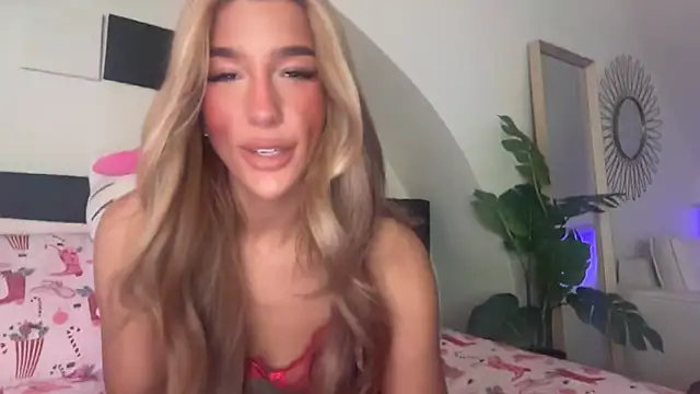 Snapshot of KENNIEXROSE chatting on 01-07-26, 12:13 KENNIEXROSE online show from 01-07-26, 12:13