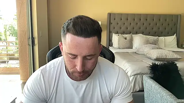 brettmycles28 online show from 09-26-25, 06:23