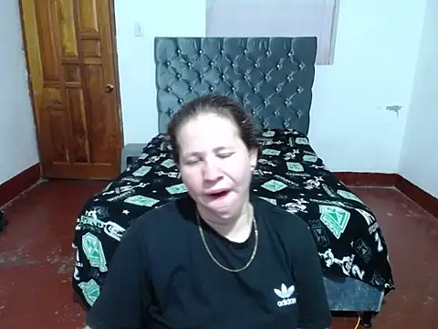 Snapshot of Valentina_charlys chatting on 10-27-25, 11:47 Valentina charlys online show from 10-27-25, 11:47