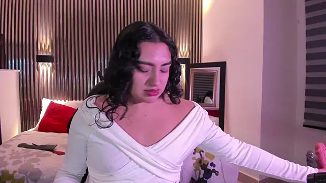 SyraPalmer online show from 10-09-25, 03:37