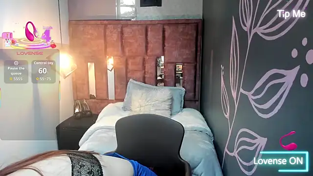 Isa Thompson   online show from 09-17-25, 11:56