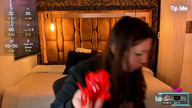 Isa Thompson   online show from 10-16-25, 11:55