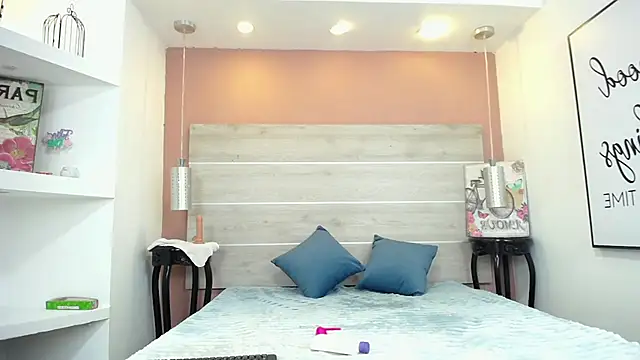 AlexandraCambell online show from 11-04-25, 04:50