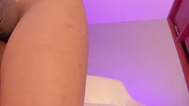 Lucy shen  online show from 04-25-26, 02:14