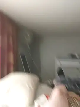 Snapshot of Lavoieya chatting on 10-12-25, 11:26 Lavoieya online show from 10-12-25, 11:26