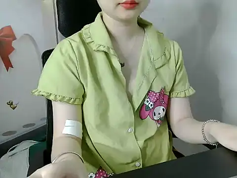 Snapshot of leisure_crime23 chatting on 10-15-25, 03:39 leisure crime23 online show from 10-15-25, 03:39