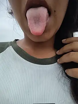 Snapshot of HOTSEXY_KAVYA chatting on 08-05-26, 03:31 HOTSEXY KAVYA online show from 08-05-26, 03:31