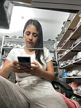 GiaDuque online show from 10-28-25, 11:14