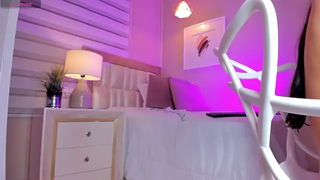 Snapshot of _paula_x chatting on 10-21-25, 11:33 paula x online show from 10-21-25, 11:33