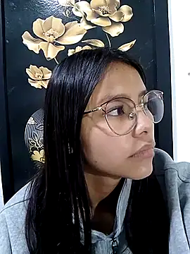 SofieLove 01 online show from 12-17-25, 08:53