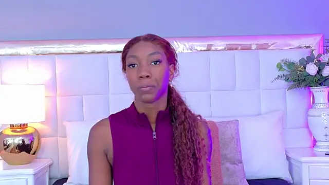 MadeleineHocker online show from 11-09-25, 12:14