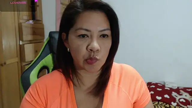 Snapshot of hiilarybrown chatting on 09-23-25, 10:46 hiilarybrown online show from 09-23-25, 10:46