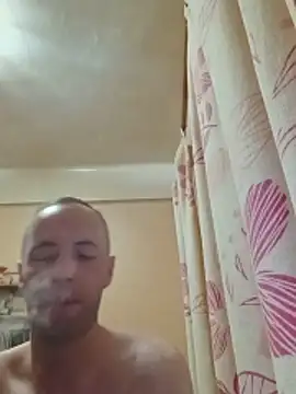 Snapshot of alexpo27 chatting on 05-19-26, 01:56 alexpo27 online show from 05-19-26, 01:56