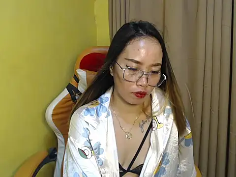 Snapshot of your_hornyapril chatting on 10-14-25, 04:52 your hornyapril online show from 10-14-25, 04:52