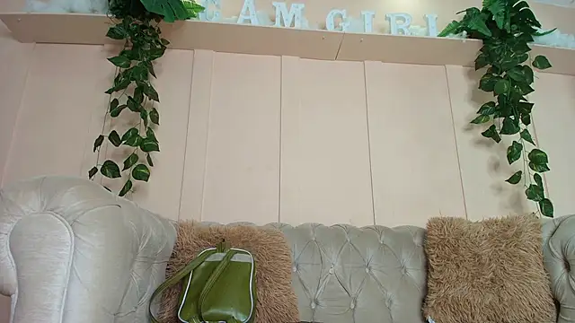 Snapshot of lorena_rubio chatting on 10-19-25, 12:06 lorena rubio online show from 10-19-25, 12:06