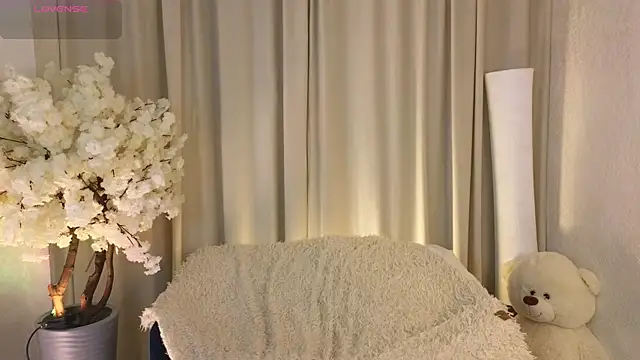 Janet Jee online show from 11-19-25, 11:43