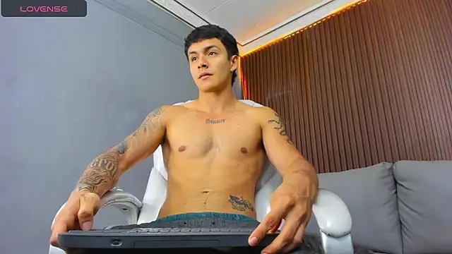 Leo santoro online show from 12-16-25, 02:44