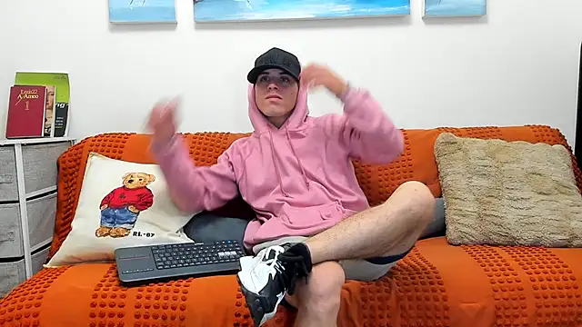 Snapshot of alex-golden chatting on 09-20-25, 04:19 alex-golden online show from 09-20-25, 04:19