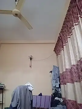 Snapshot of femboyslqueen chatting on 02-17-26, 03:58 femboyslqueen online show from 02-17-26, 03:58