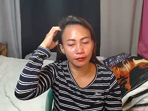 joanpetite online show from 12-18-25, 08:04