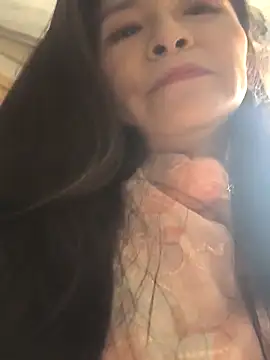 Snapshot of wsyx326 chatting on 10-04-25, 04:21 wsyx326 online show from 10-04-25, 04:21