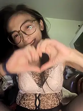 Snapshot of wsyx326 chatting on 10-20-25, 04:07 wsyx326 online show from 10-20-25, 04:07