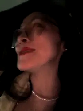 Snapshot of wsyx326 chatting on 10-29-25, 04:04 wsyx326 online show from 10-29-25, 04:04