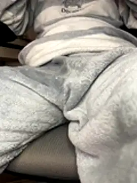 Snapshot of sonwmelt1 chatting on 10-20-25, 04:24 sonwmelt1 online show from 10-20-25, 04:24