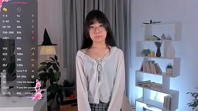 UdelaDodson online show from 11-27-25, 01:07